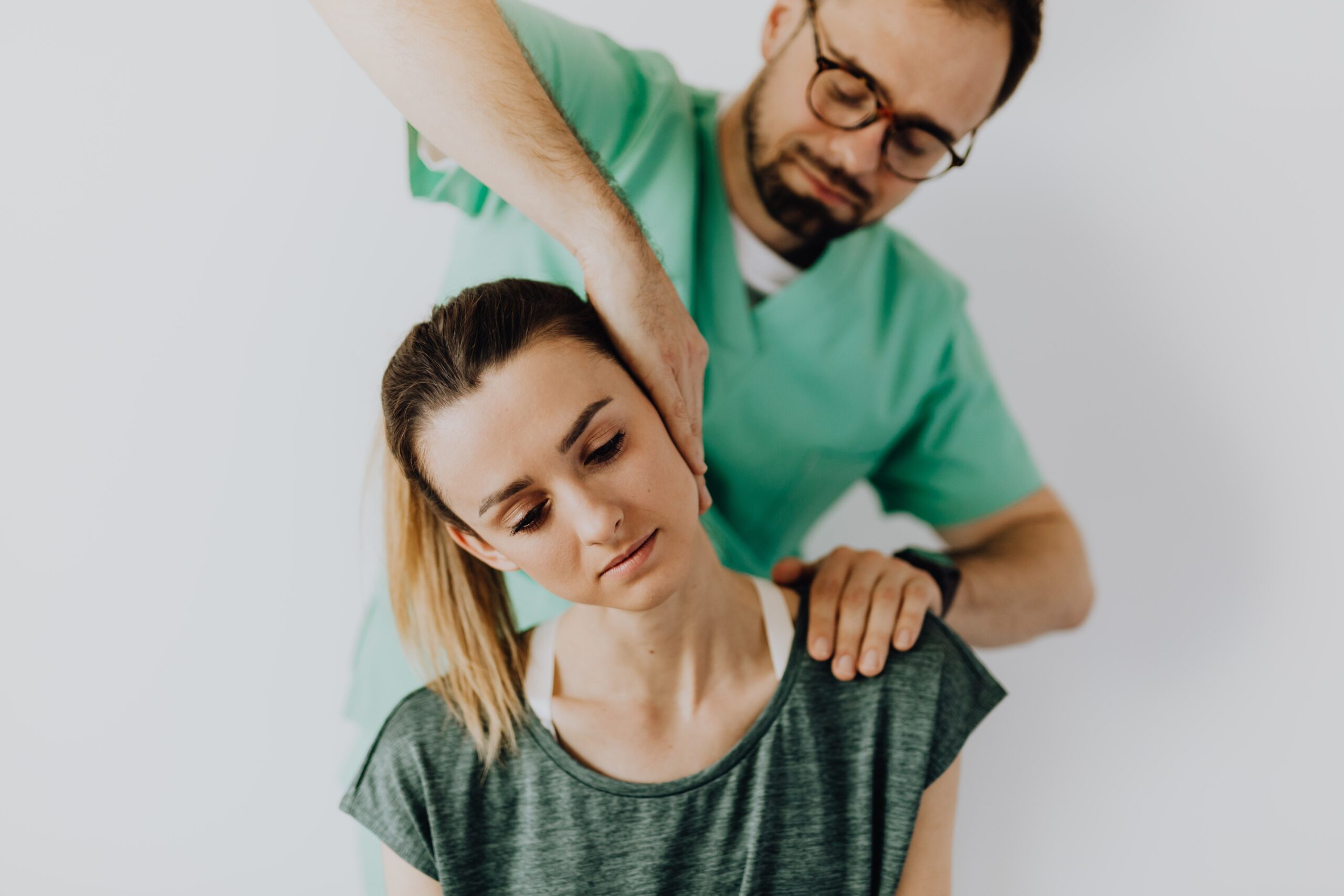 Dor na coluna: quiropraxia, fisioterapia ou ortopedia?